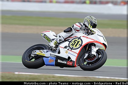 moto2_pirro_04_angleterre_silverstone_2011.jpg