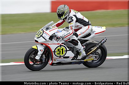 moto2_pirro_10_angleterre_silverstone_2011.jpg