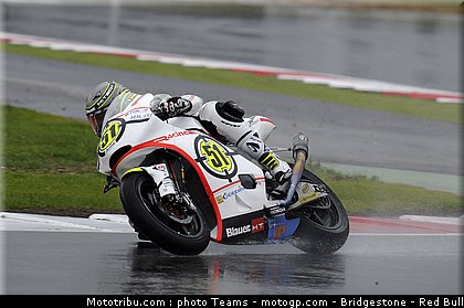 moto2_pirro_21_angleterre_silverstone_2011.jpg