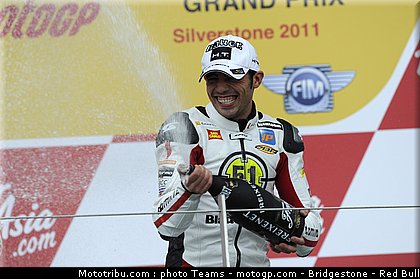 moto2_pirro_25_angleterre_silverstone_2011.jpg