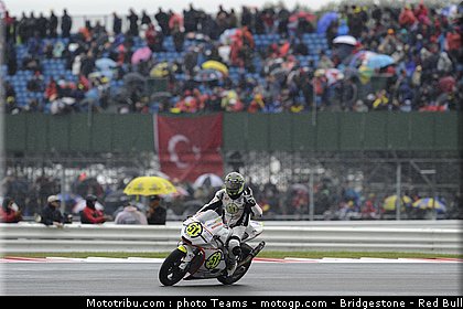 moto2_pirro_27_angleterre_silverstone_2011.jpg