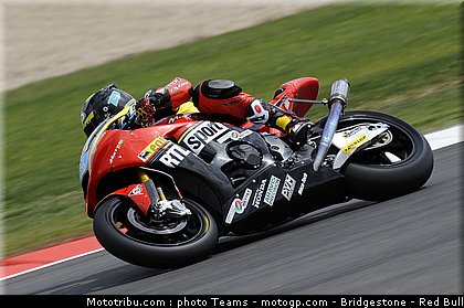 moto2_simeon_01_angleterre_silverstone_2011.jpg