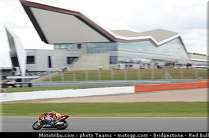 moto2_simeon_04_angleterre_silverstone_2011.jpg