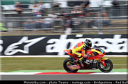 moto2_simeon_09_angleterre_silverstone_2011.jpg