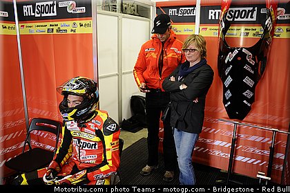 moto2_simeon_12_angleterre_silverstone_2011.jpg