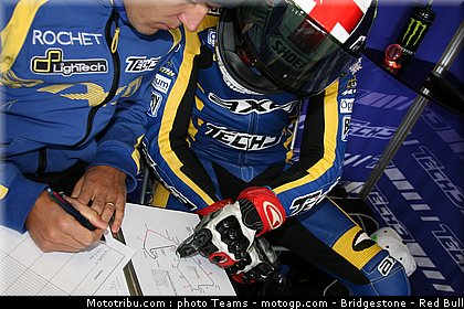 moto2_smith_02_angleterre_silverstone_2011.jpg