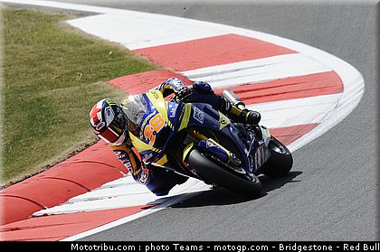 moto2_smith_09_angleterre_silverstone_2011.jpg