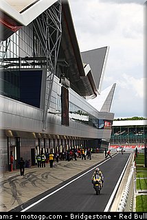 moto2_smith_12_angleterre_silverstone_2011.jpg
