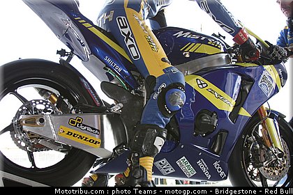 moto2_smith_16_angleterre_silverstone_2011.jpg