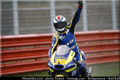moto2_smith_23_angleterre_silverstone_2011.jpg