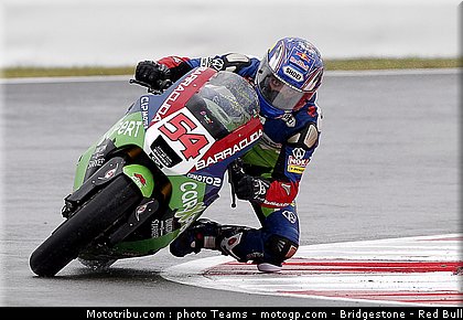moto2_sofuoglu_2_angleterre_silverstone_2011.jpg