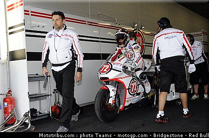 moto2_takahashi_15_angleterre_silverstone_2011.jpg