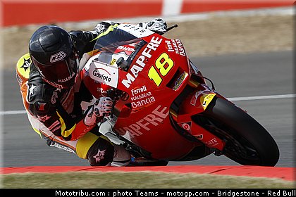 moto2_torres_1_angleterre_silverstone_2011.jpg