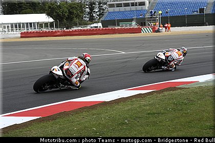motogp_0022_angleterre_silverstone_2011.jpg
