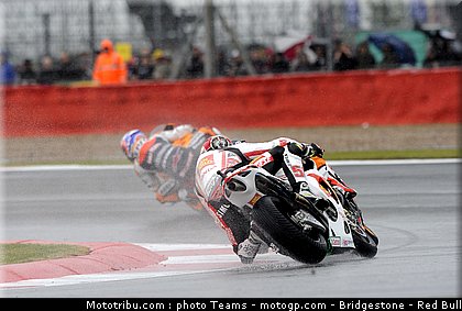 motogp_0046_angleterre_silverstone_2011.jpg