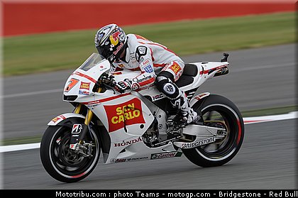 motogp_aoyama_03_angleterre_silverstone_2011.jpg