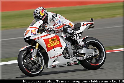 motogp_aoyama_07_angleterre_silverstone_2011.jpg