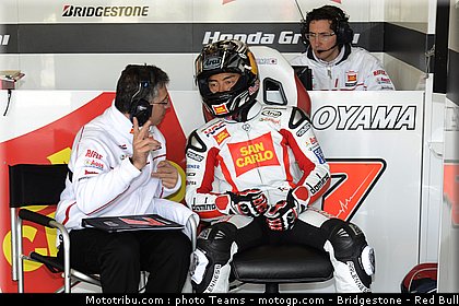 motogp_aoyama_19_angleterre_silverstone_2011.jpg
