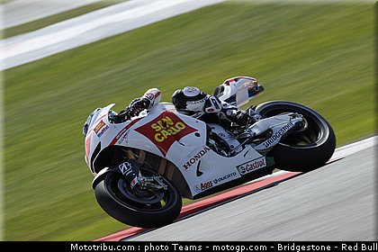 motogp_aoyama_23_angleterre_silverstone_2011.jpg