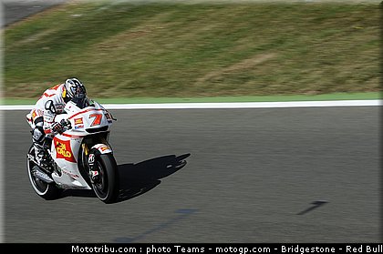 motogp_aoyama_25_angleterre_silverstone_2011.jpg