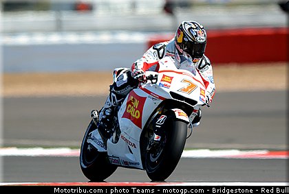 motogp_aoyama_26_angleterre_silverstone_2011.jpg