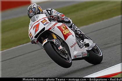 motogp_aoyama_28_angleterre_silverstone_2011.jpg