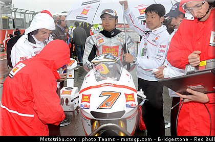 motogp_aoyama_30_angleterre_silverstone_2011.jpg