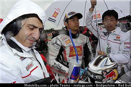 motogp_aoyama_31_angleterre_silverstone_2011.jpg
