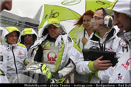 motogp_capirossi_07_angleterre_silverstone_2011.jpg