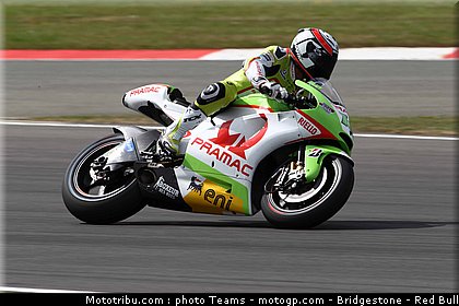motogp_depuniet_14_angleterre_silverstone_2011.jpg