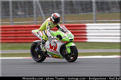 motogp_depuniet_16_angleterre_silverstone_2011.jpg