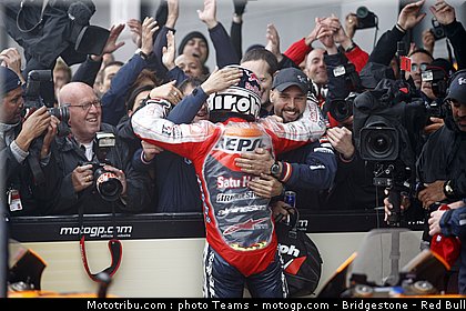 motogp_dovizioso_21_angleterre_silverstone_2011.jpg