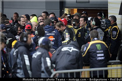 motogp_edwards_22_angleterre_silverstone_2011.jpg