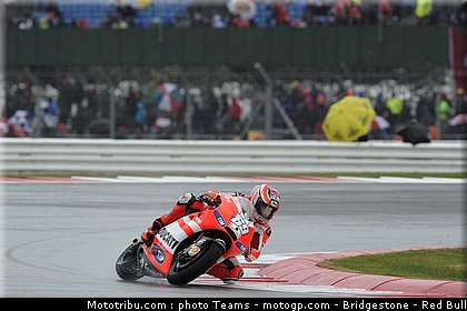 motogp_hayden_07_angleterre_silverstone_2011.jpg