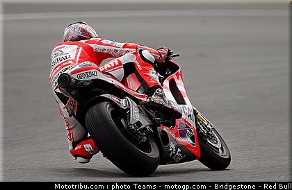 motogp_hayden_09_angleterre_silverstone_2011.jpg