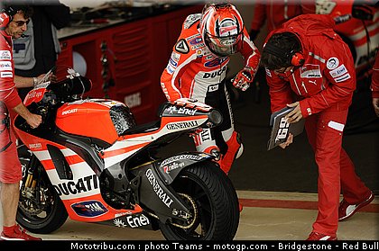 motogp_hayden_10_angleterre_silverstone_2011.jpg