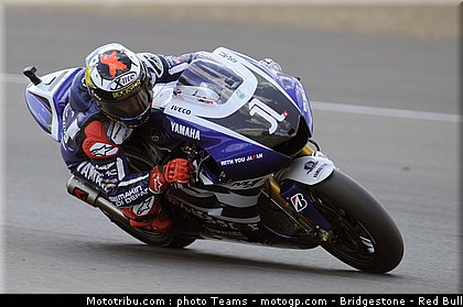 motogp_lorenzo_01_angleterre_silverstone_2011.jpg