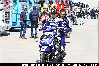 motogp_lorenzo_02_angleterre_silverstone_2011.jpg