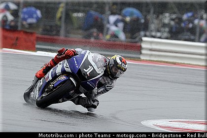 motogp_lorenzo_14_angleterre_silverstone_2011.jpg