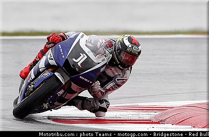 motogp_lorenzo_16_angleterre_silverstone_2011.jpg