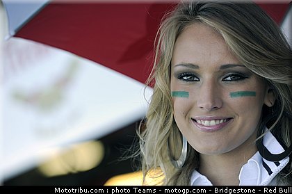 motogp_pitbabes_03_angleterre_silverstone_2011.jpg