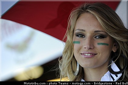 motogp_pitbabes_05_angleterre_silverstone_2011.jpg