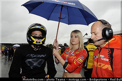 motogp_pitbabes_14_angleterre_silverstone_2011.jpg