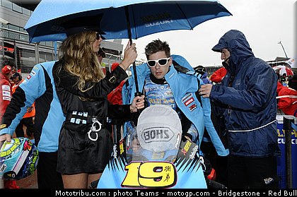 motogp_pitbabes_18_angleterre_silverstone_2011.jpg