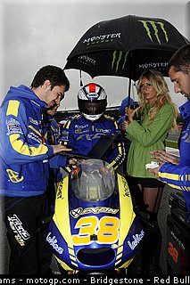 motogp_pitbabes_23_angleterre_silverstone_2011.jpg