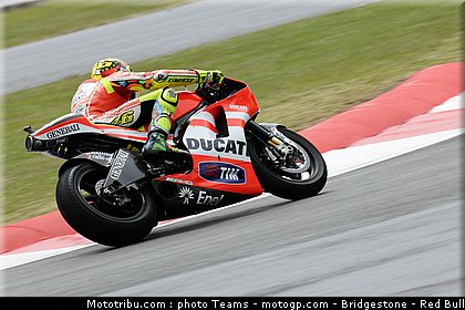 motogp_rossi_04_angleterre_silverstone_2011.JPG