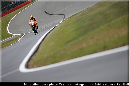 motogp_rossi_05_angleterre_silverstone_2011.JPG