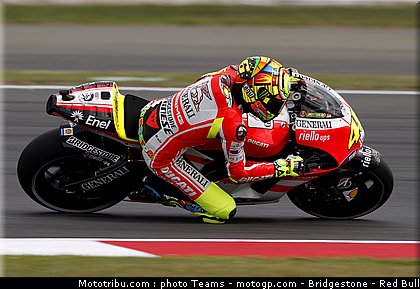motogp_rossi_08_angleterre_silverstone_2011.jpg