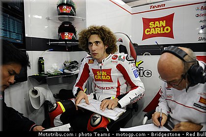 motogp_simoncelli_01_angleterre_silverstone_2011.jpg