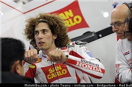 motogp_simoncelli_02_angleterre_silverstone_2011.jpg